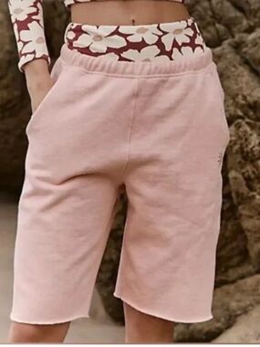 835. FREE PEOPLE For The Win Long Shorts in Pastel Peach  Sz S NWOT $58